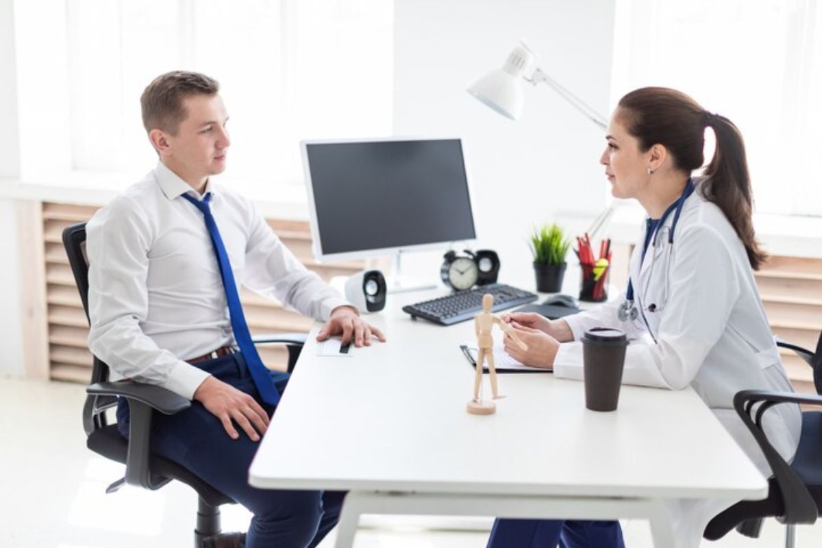 doctor and executive discussion
